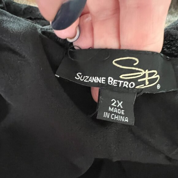 Susan Betro XXL Zip up jacket in black textured velour - Picture 8 of 8